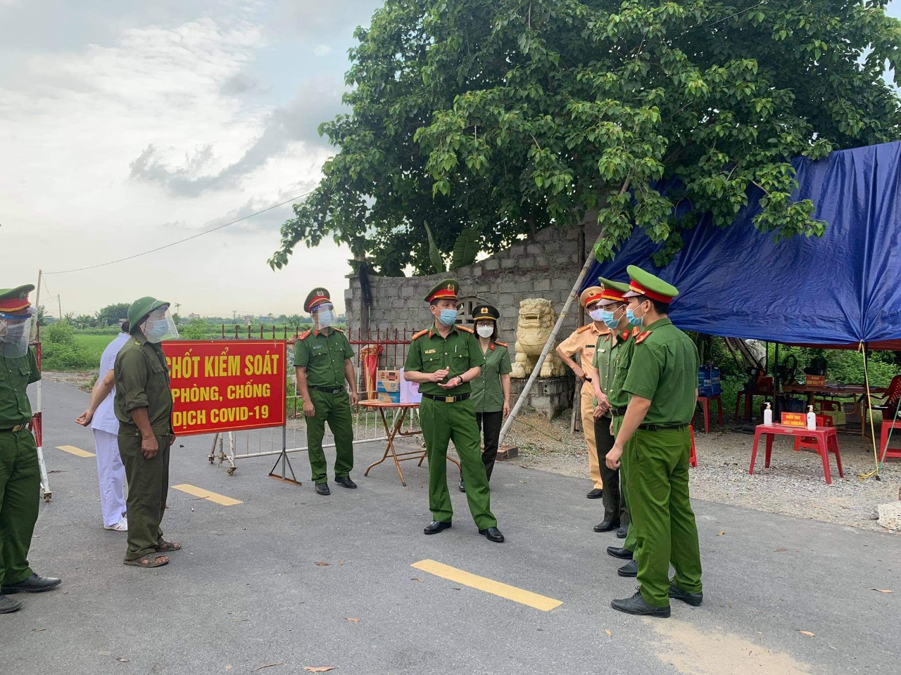 Nam Định: Công an huyện Vụ Bản vào cuộc xử lý nghiêm các trường hợp vi phạm trong phòng, chống dịch Covid - 19